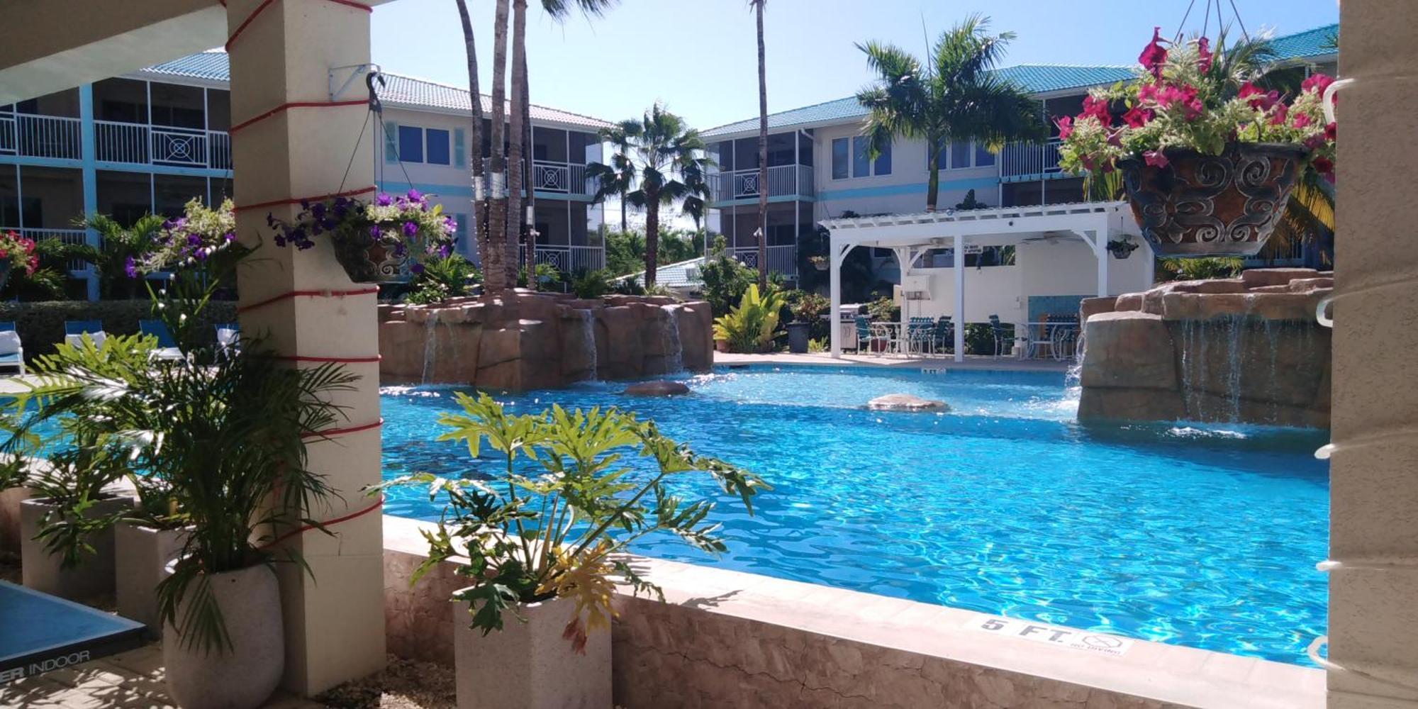 Seven Mile Beach Resort George Town Exterior photo