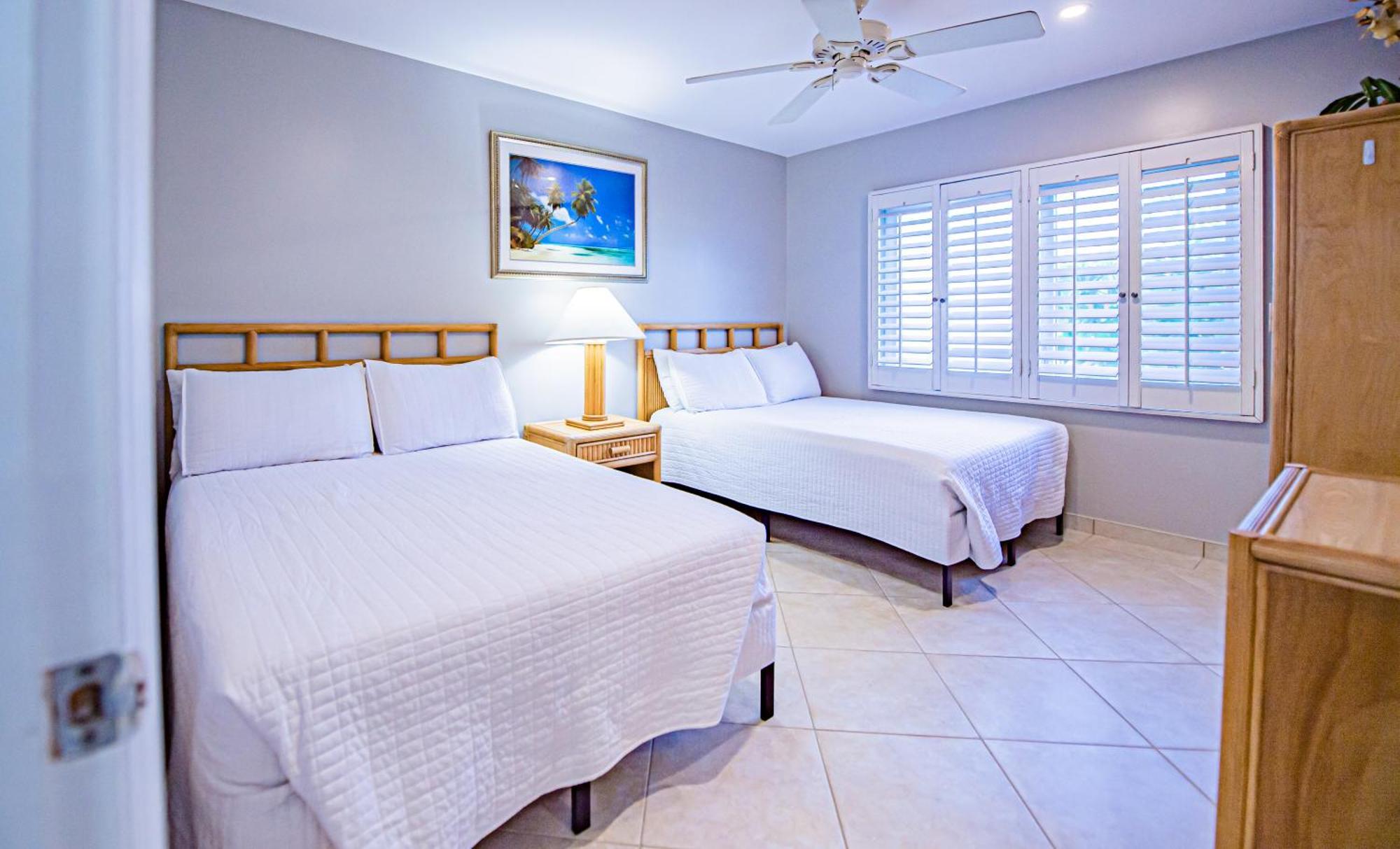Seven Mile Beach Resort George Town Exterior photo