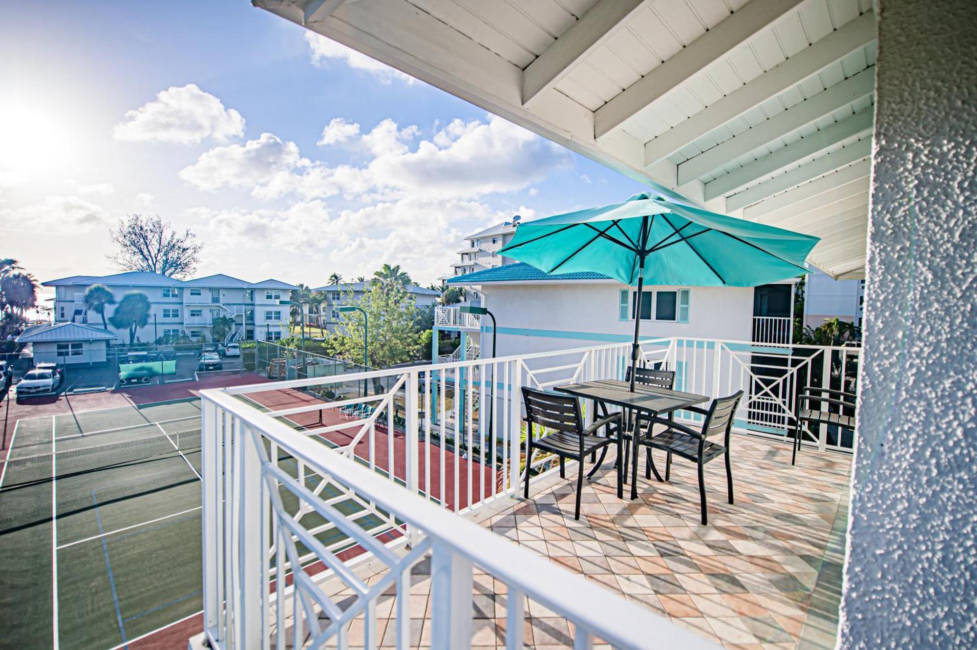 Seven Mile Beach Resort George Town Exterior photo