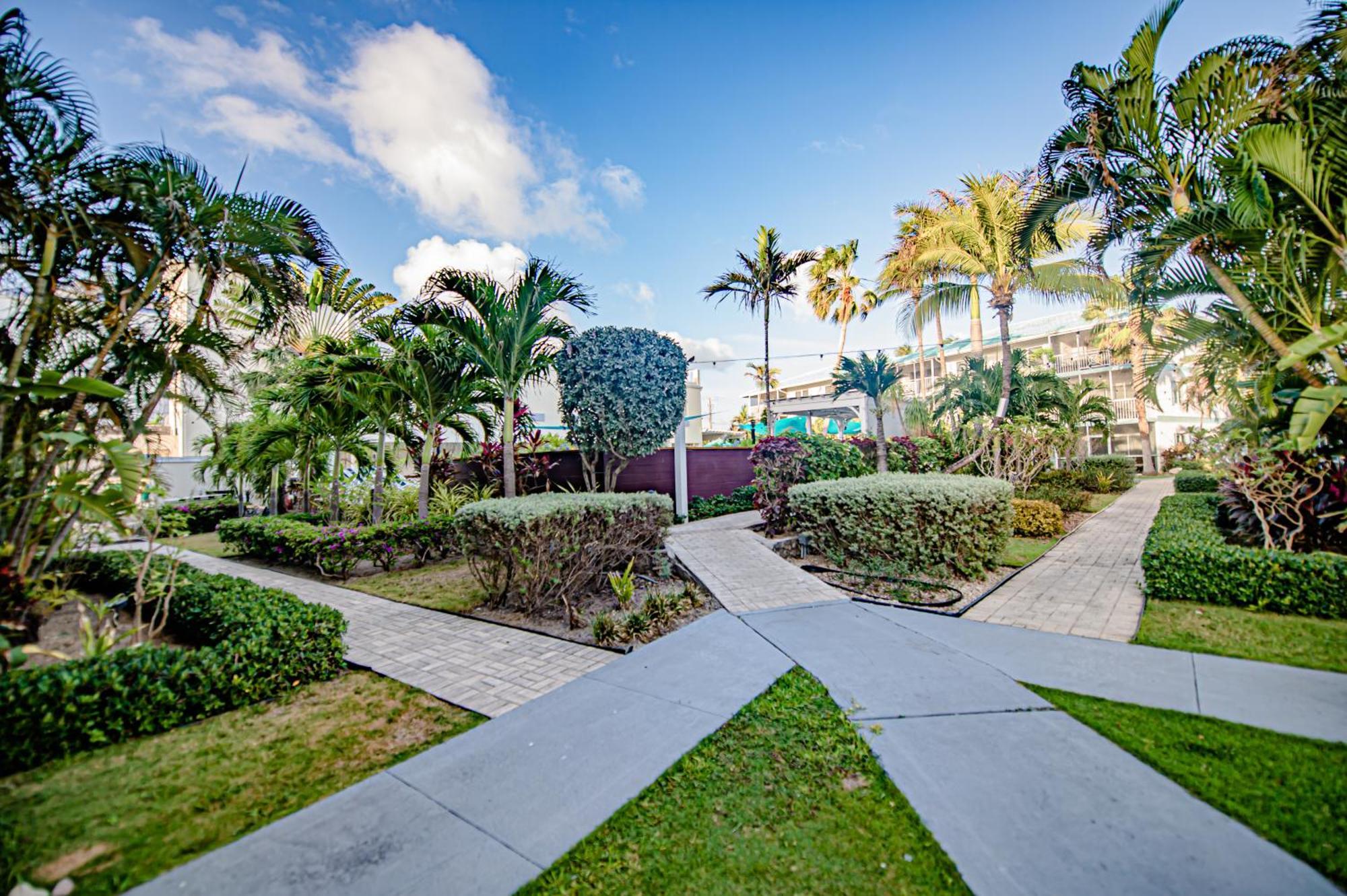 Seven Mile Beach Resort George Town Exterior photo