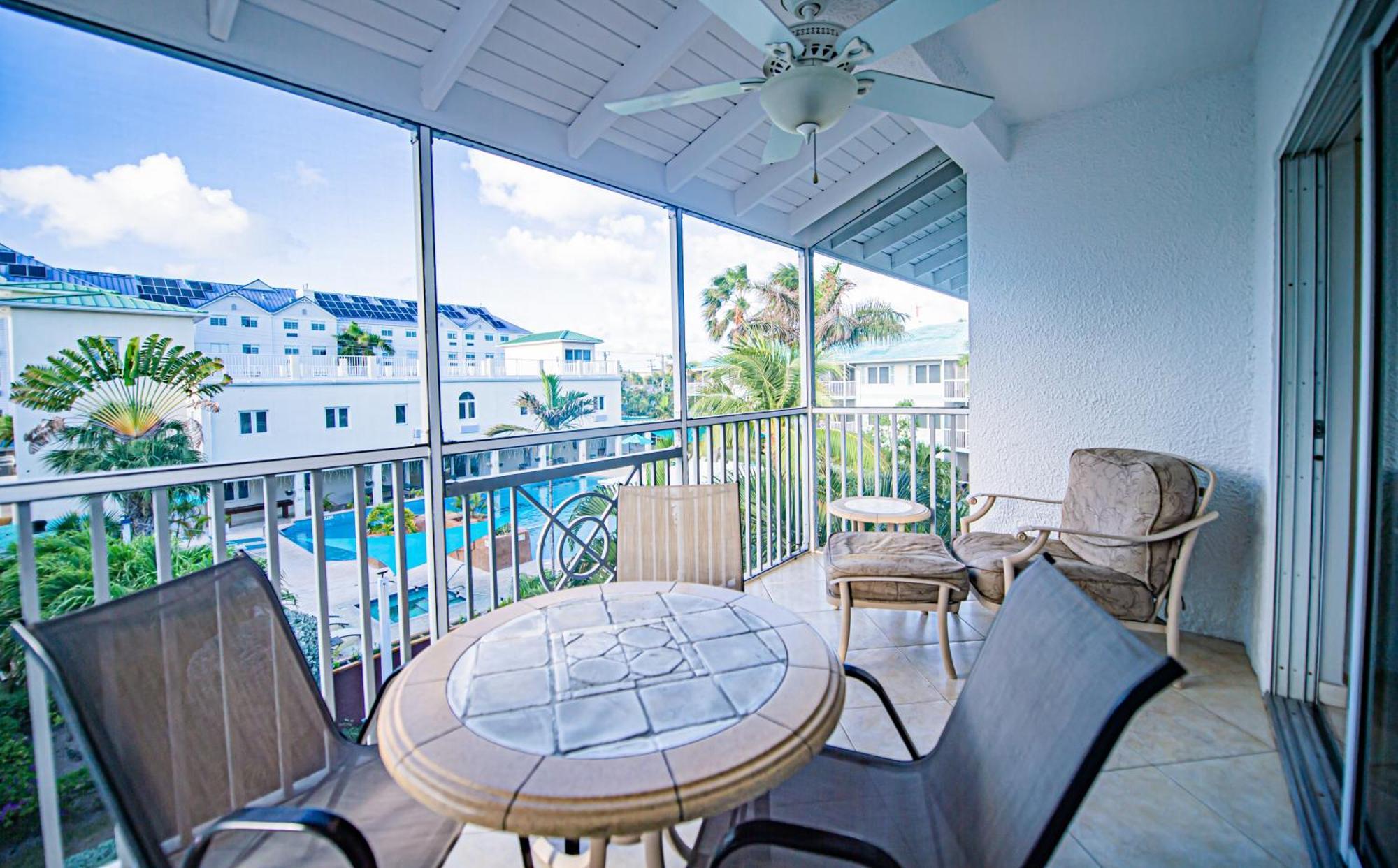 Seven Mile Beach Resort George Town Exterior photo
