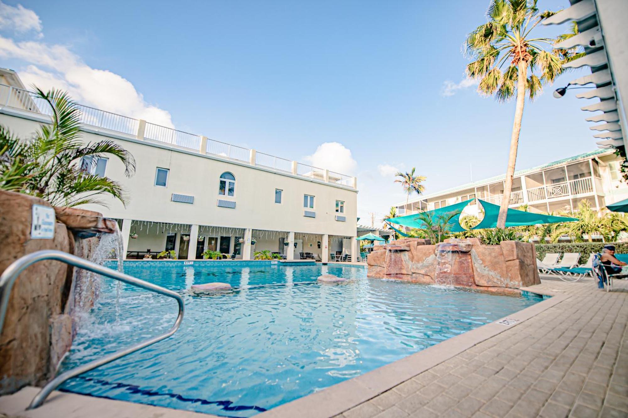 Seven Mile Beach Resort George Town Exterior photo