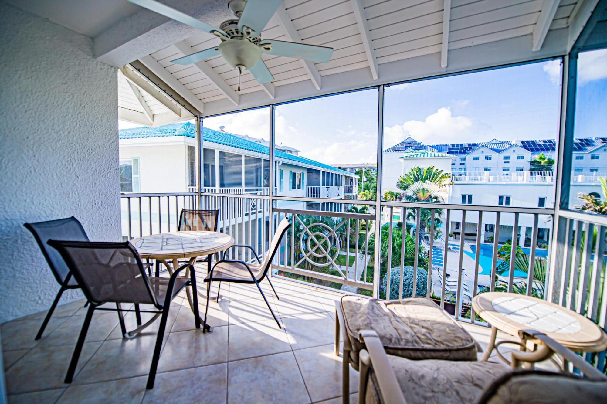 Seven Mile Beach Resort George Town Exterior photo
