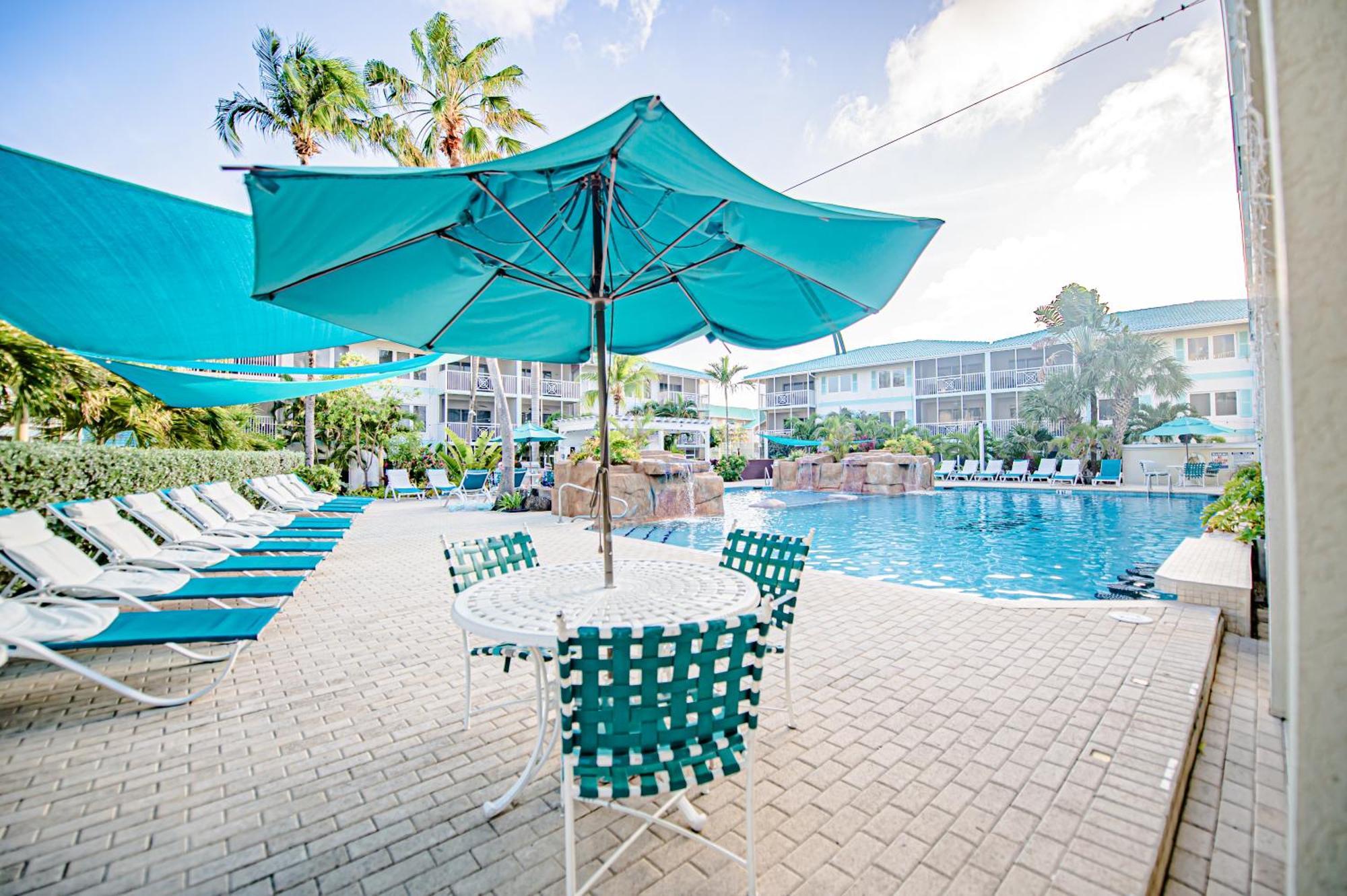 Seven Mile Beach Resort George Town Exterior photo
