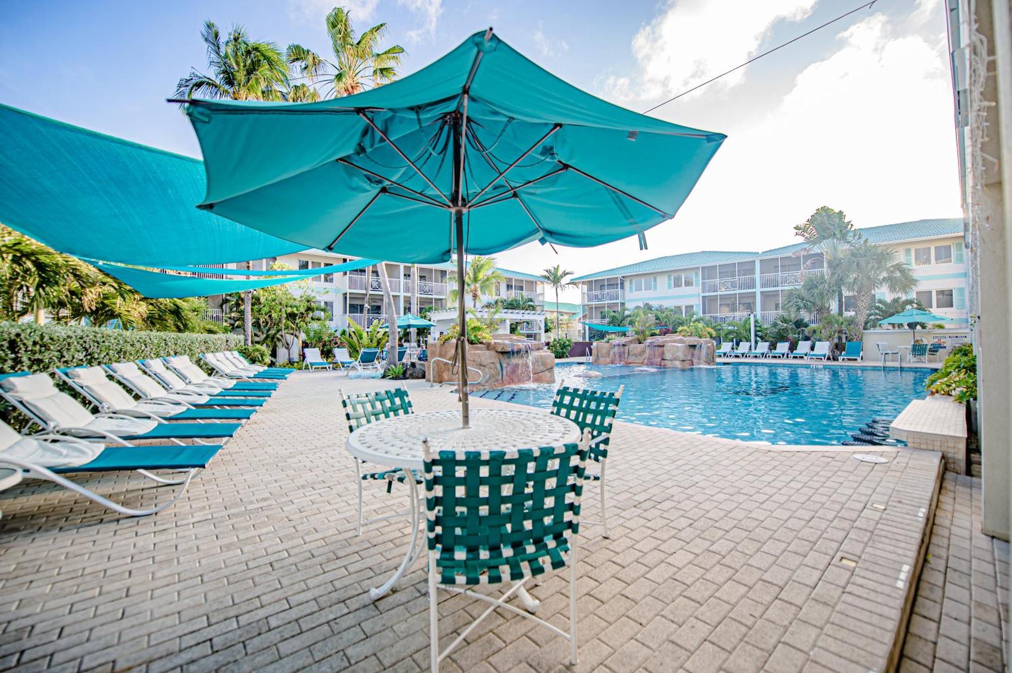 Seven Mile Beach Resort George Town Exterior photo