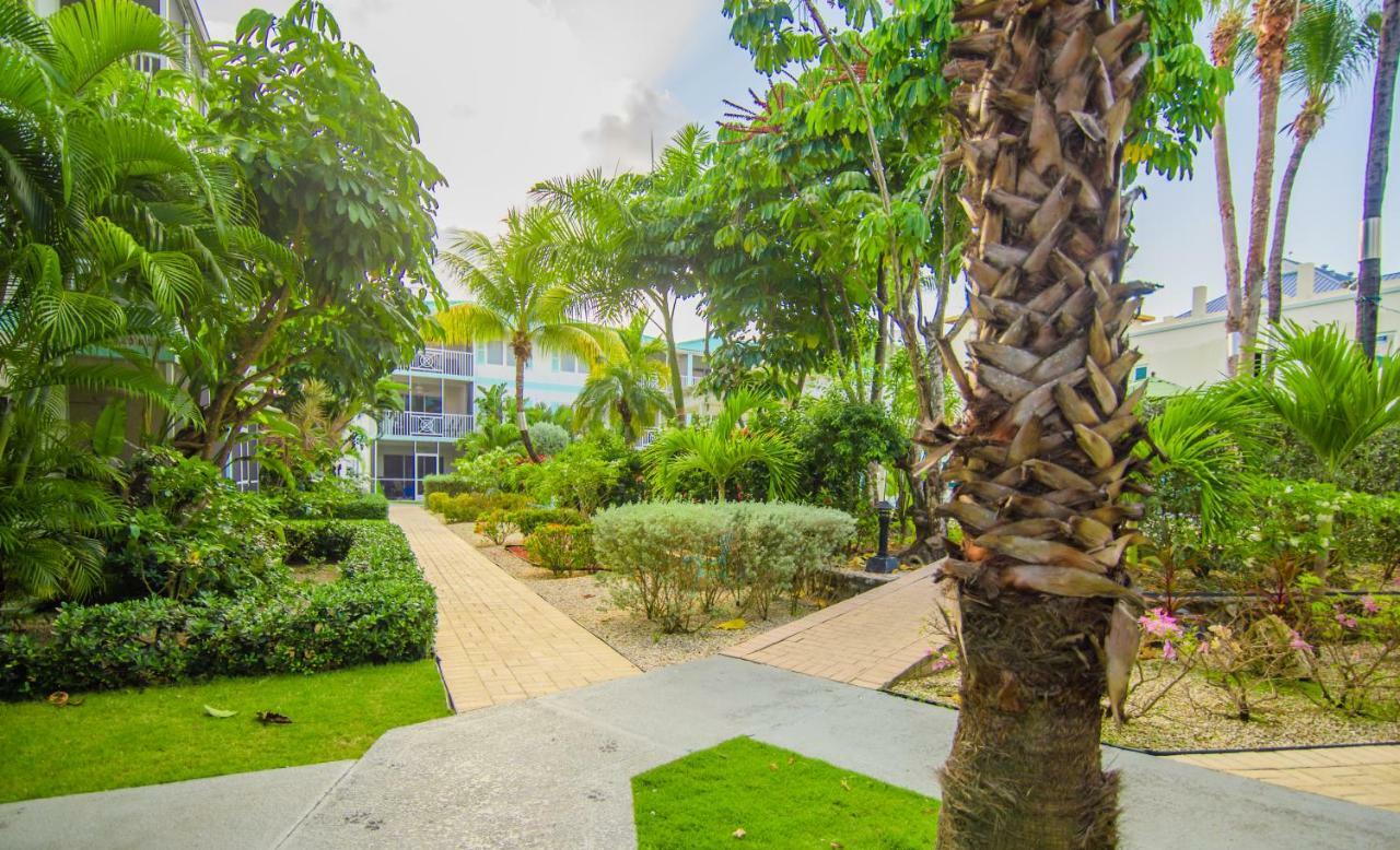Seven Mile Beach Resort George Town Exterior photo