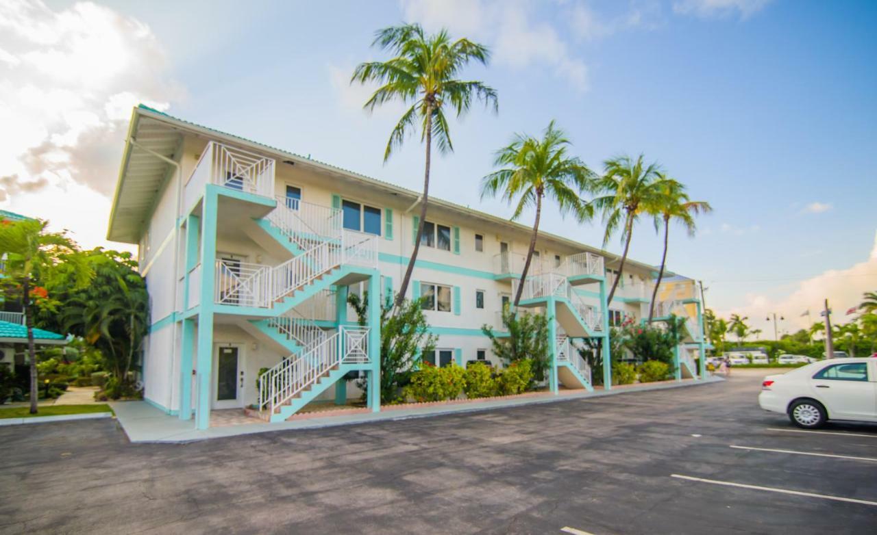 Seven Mile Beach Resort George Town Exterior photo