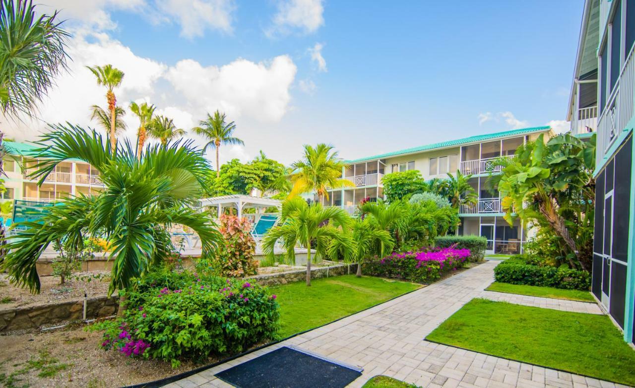 Seven Mile Beach Resort George Town Exterior photo